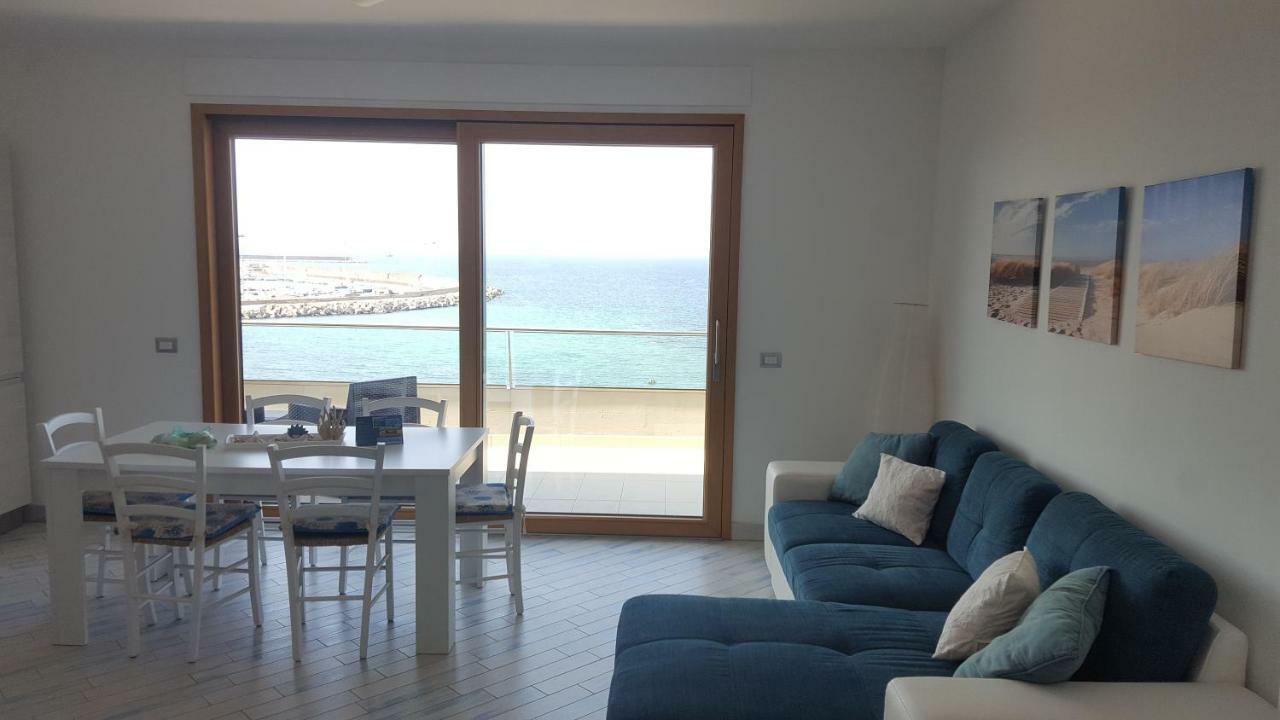 Casa Vacanze Lungomare Porto Torres Buitenkant foto